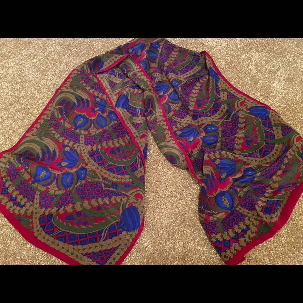 EUC colorful scarf